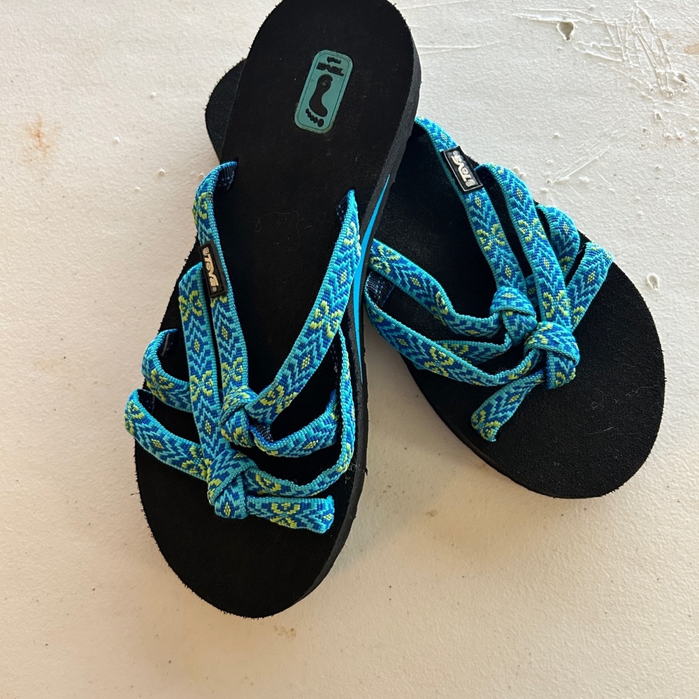 Woman’s Teva Olowahu Sandals Size 7 Brand New.